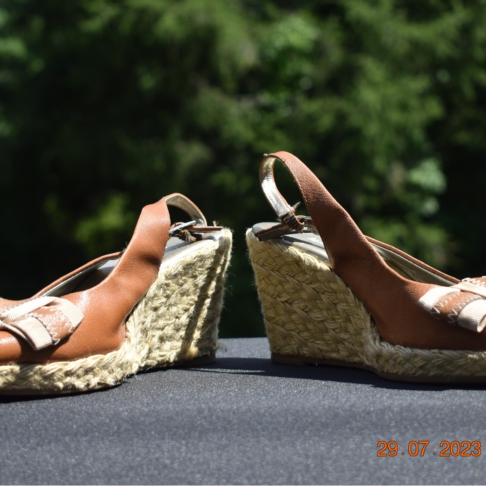 Women’s platform shoes